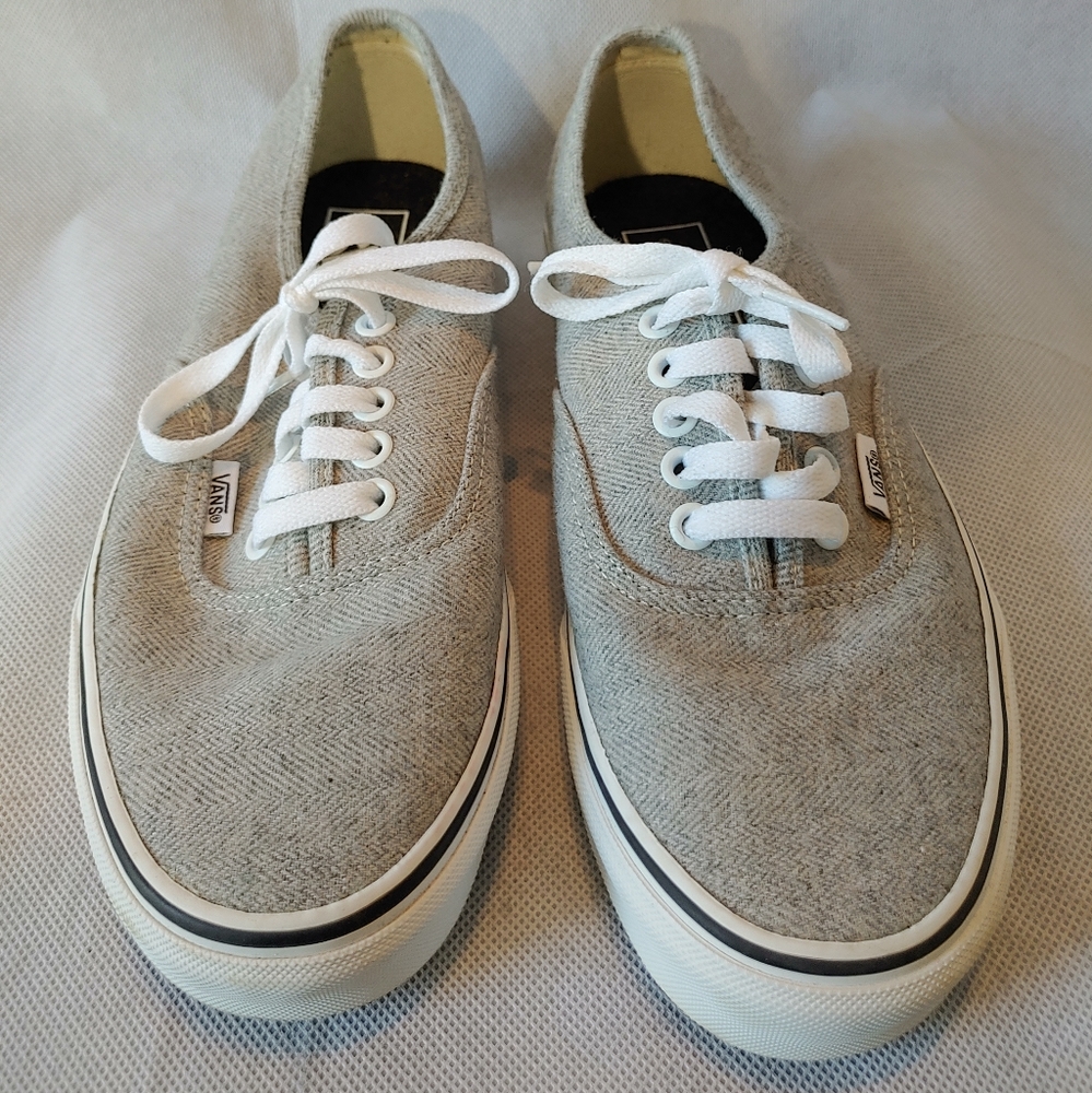 Van's grey size 9 women's/7.5 men's
